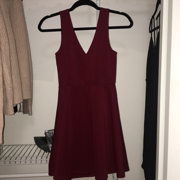 Wine colored dress! - Picture 2 of 3
